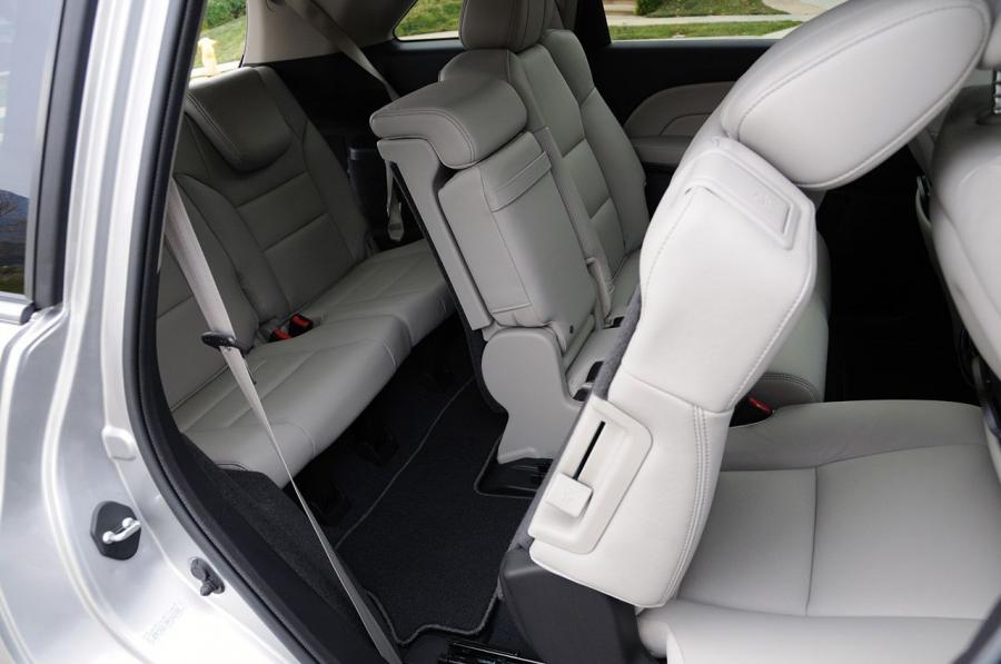 Интерьер Acura MDX (YD2) 2010 года  (фото 16 из 56)